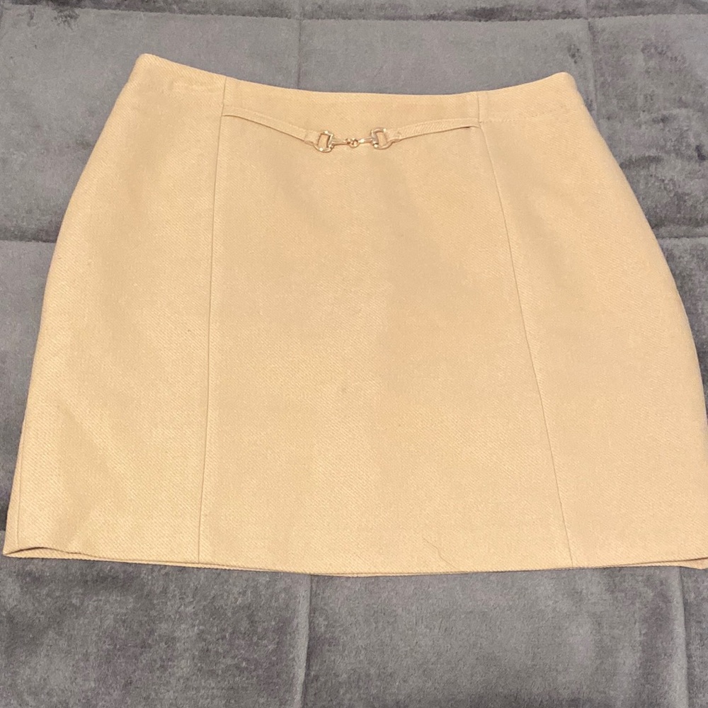 Nude skirt